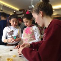 german-volunteer-helps-volunteer-work-syrian-refugees-istanbul-turkey